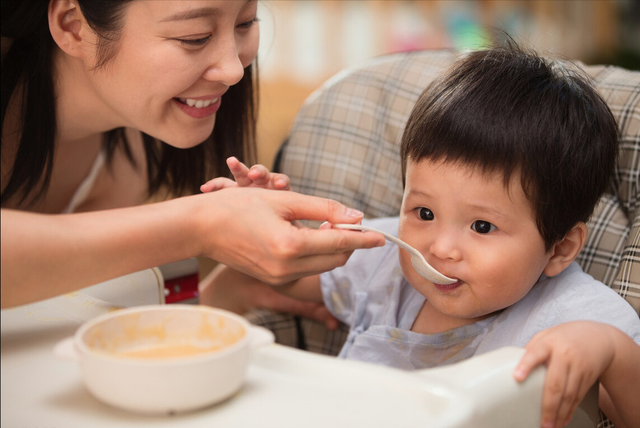 一岁以内孩子如何喂养 一岁以内孩子如何喂养