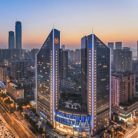 郑州和合肥市哪个大