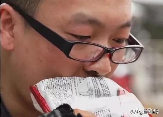 牛！央视专访临泉90后小伙！全国挣钱最多的快递小哥…