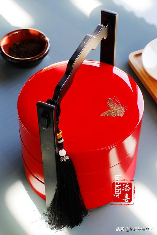 喝咖啡配什么美食（黑咖啡里面添加白砂糖吗）