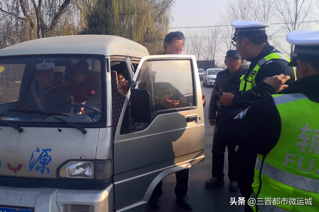临猗交警：严查面包车超员违法行为