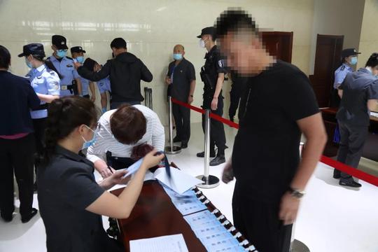 非法采矿、故意伤害，鄂尔多斯这一28人涉恶势力犯罪集团一审开庭