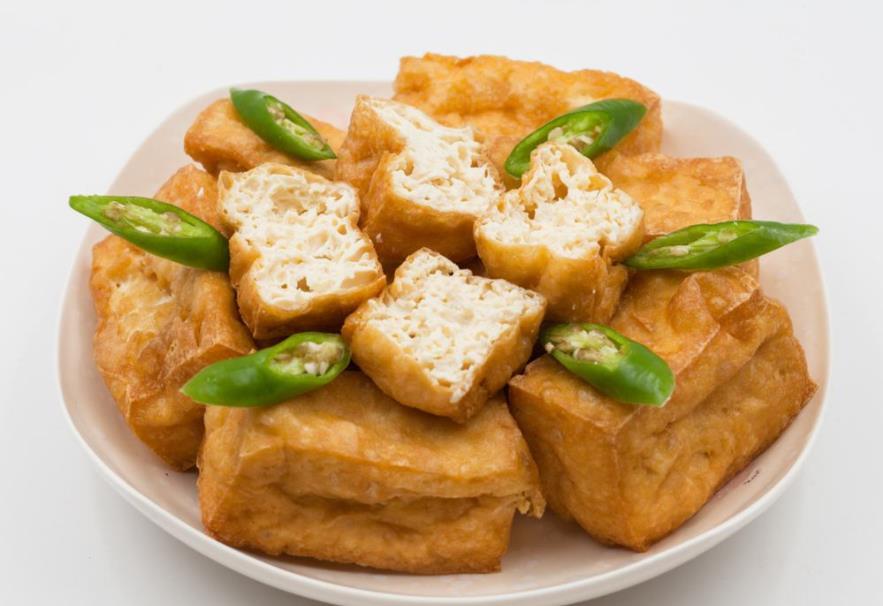 冰箱会放什么美食（你家冰箱里夏天必备的美食是啥）