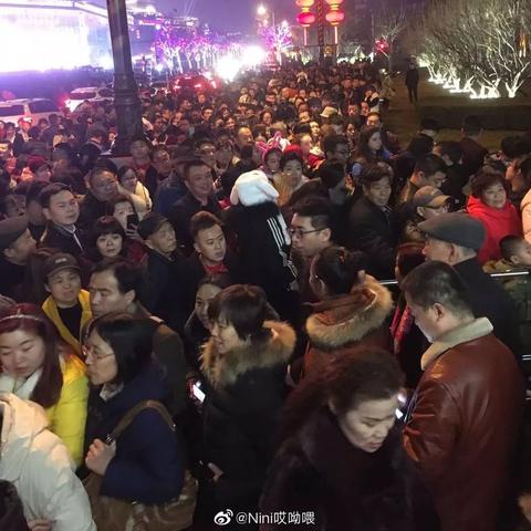 西安哪个酒店能看见大唐不夜城？