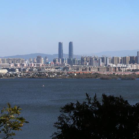 2010年哈尔滨市人口？