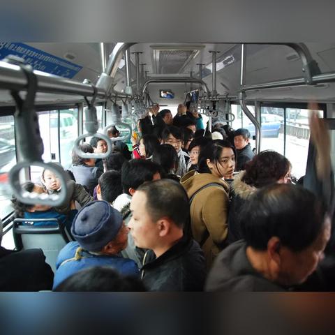 西安市最近怎么坐公交车