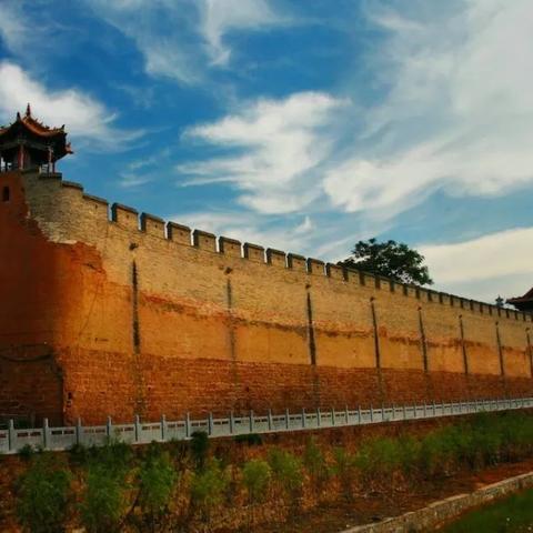 纳音五行城头土的详细解释(纳音五行城墙土)