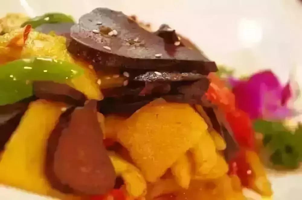 嗯乌鲁木齐有什么美食（新疆有什么不为人知的美食和景点）