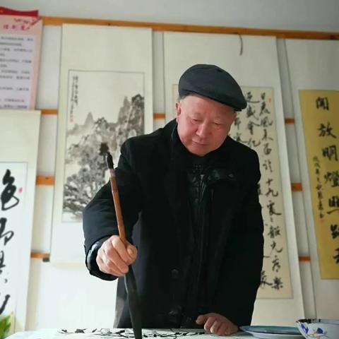 东莞市三艺发型设计店在哪里
