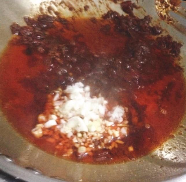 鱼片可以做些什么美食（你觉得酸菜鱼配什么小吃最佳）