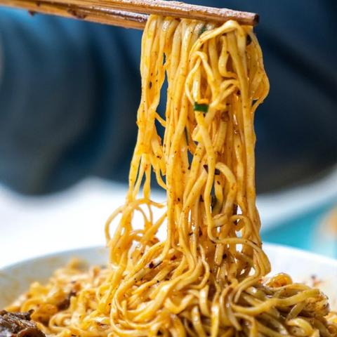 兰州牛肉干拌面做法？