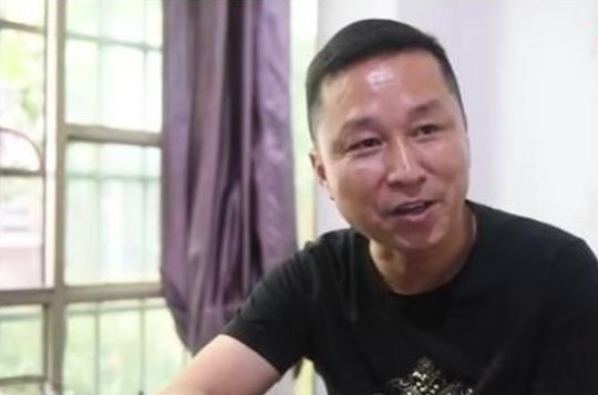 姚志刚：辞去银行行长自主创业，亏损230万后却因送外卖走红