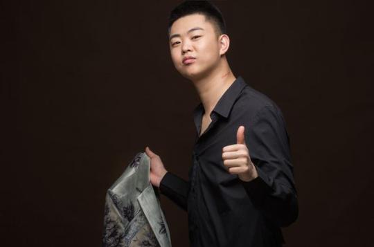 快手搞笑段子手：锦州小伙巴扎黑