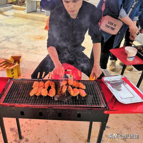 厦门团建包车的相关长尾关键词有哪些