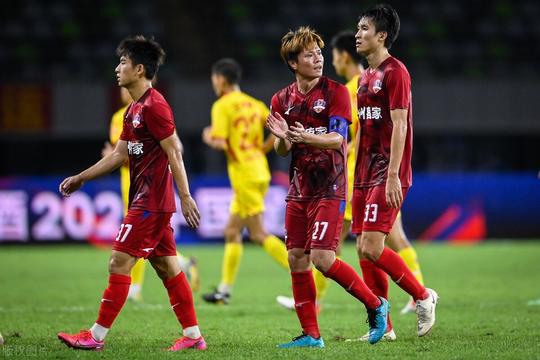 1-0，足协杯爆大冷！中甲保级队翻身，狂轰10脚力克梅州客家队