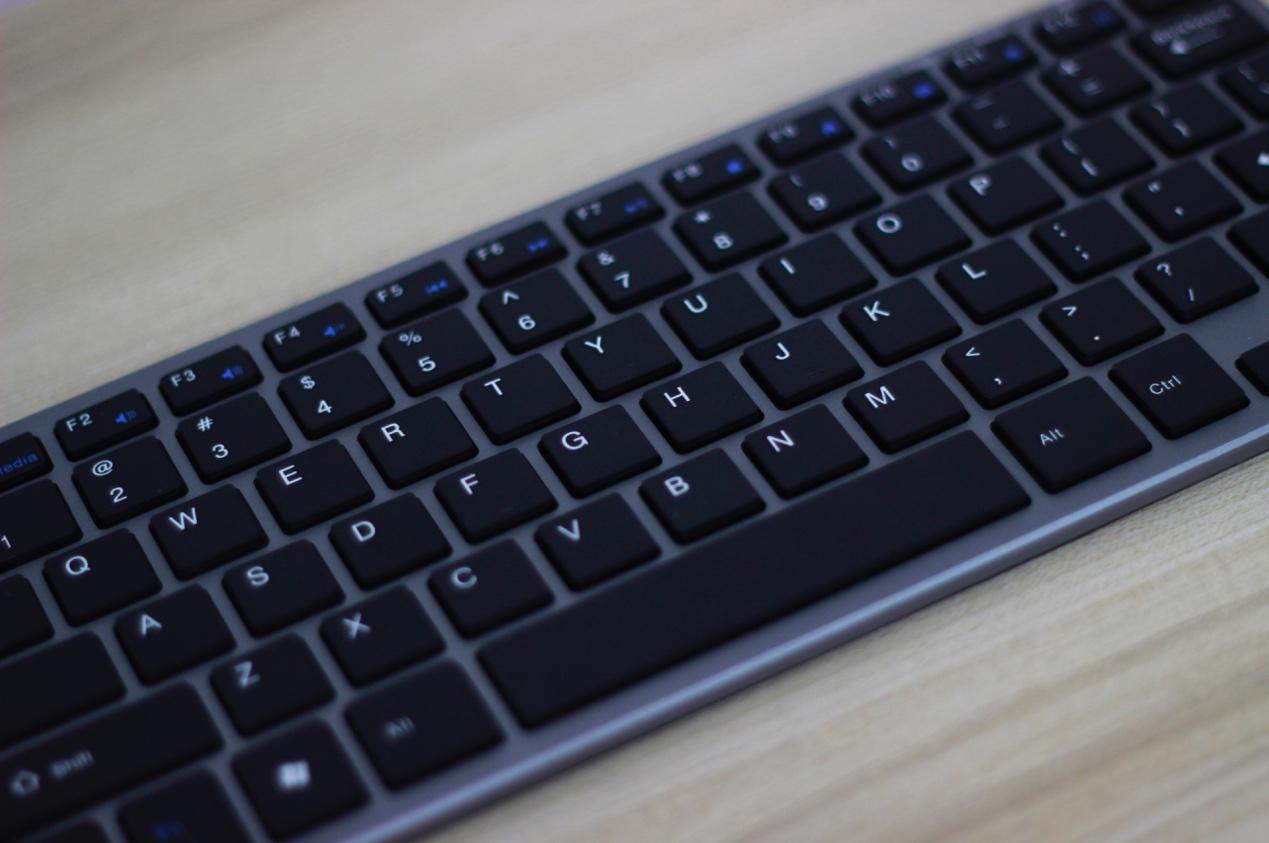 英雄联盟键盘位置怎么调整(oppo手机键盘位置怎么没有)