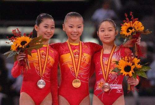 她是最美高低杠公主，退役考研成女神，27岁二次发育更自信