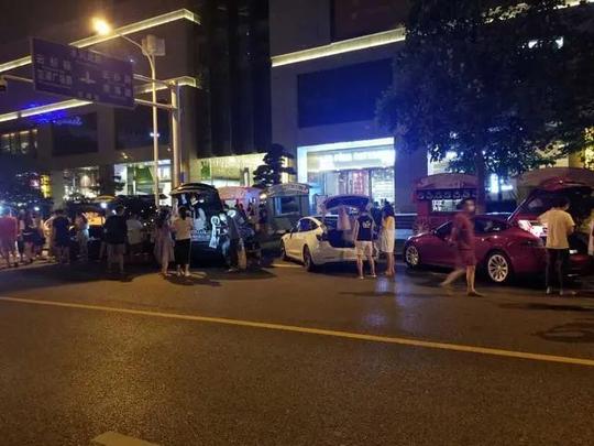 私家车拉货摆地摊会被罚吗？交警：注意这3个细节