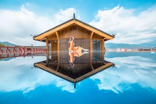天空之镜、浪漫屋顶…丽江、大理7家新晋网红民宿必须去打卡！