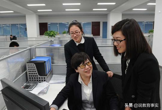 本科生数量猛增，专科生的出路在哪？过来人给专科生指出三条路