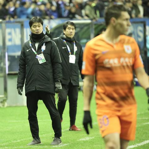 足球运动员看山东鲁能的长尾关键词有什么