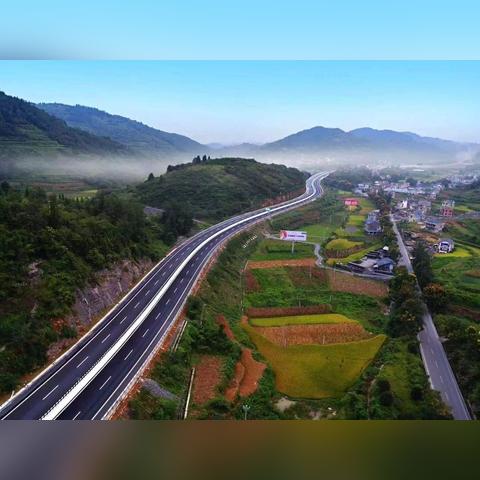 重庆和贵州哪个出名的