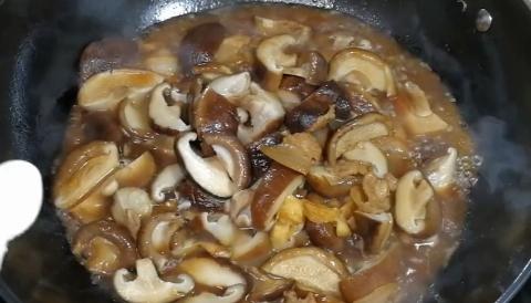 用什么做美食（大家在外面钓鱼）