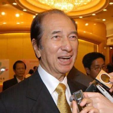 飞机护送足球运动员回归的长尾关键词有什么