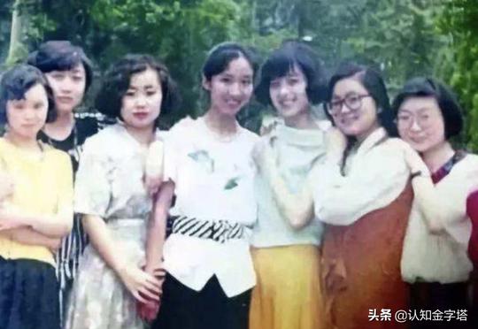 华春莹的华丽蜕变：从安静女生到领衔外交天团