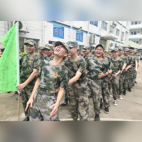 踢足球（踢足球，运动激情与团队协作的完美结合）