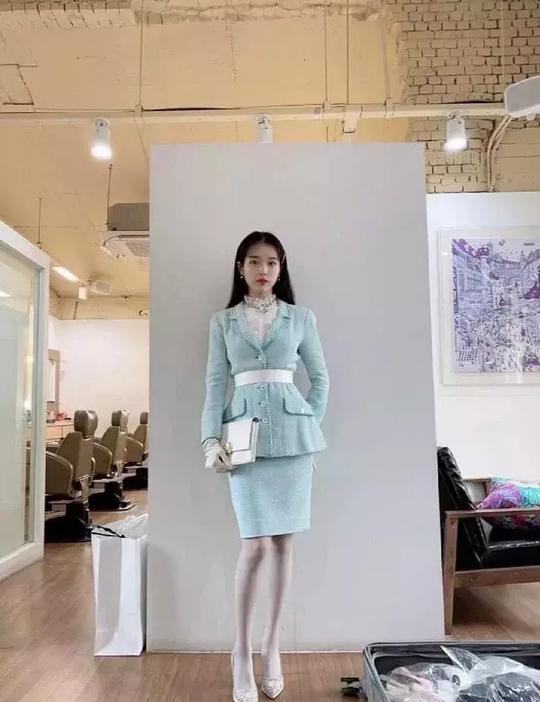 iu新剧变身鬼怪白富美，地府时尚单品只要300块