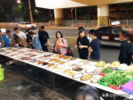 南宁最豪横的夜宵摊，凌晨十二点才营业，一碗米粉100多块