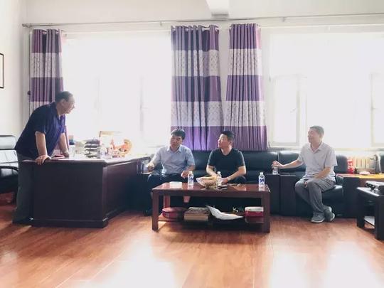 公益晋城携手爱心企业赴晋庙铺敬老院送奶粉、献爱心