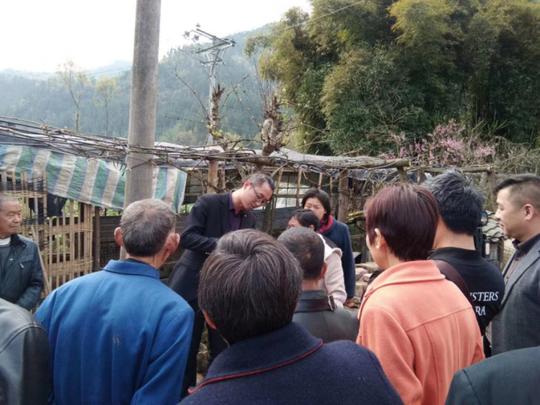 四川农村免费领鸡苗，还包销售包回收，有这好事？