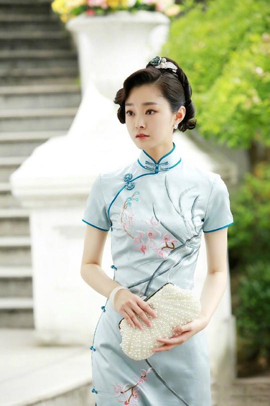 8套旗袍，宋轶穿出清甜可人，3套西装气质不输杨颖，网友：女神！