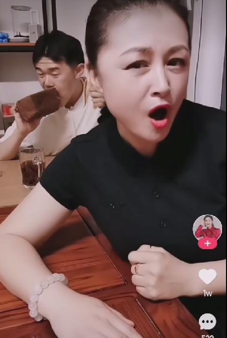 疑似司机郭志龙正面照首次曝光，曾和于月仙一起拍短视频
