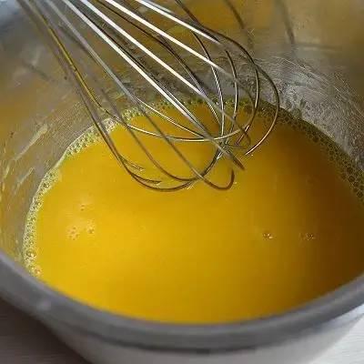奶油打发怎么加奶酪(淡奶油和蛋清能做什么)