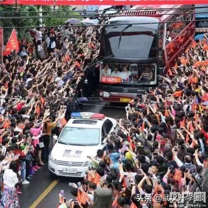 河南高考考的哪个卷子难