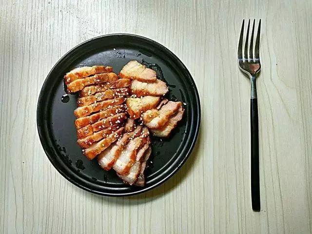 什么美食填空填动词（一年级吃得很欢造句子）