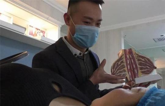 产后3天没奶水，闺蜜介绍“男催乳师”遭拒，网友：性别歧视