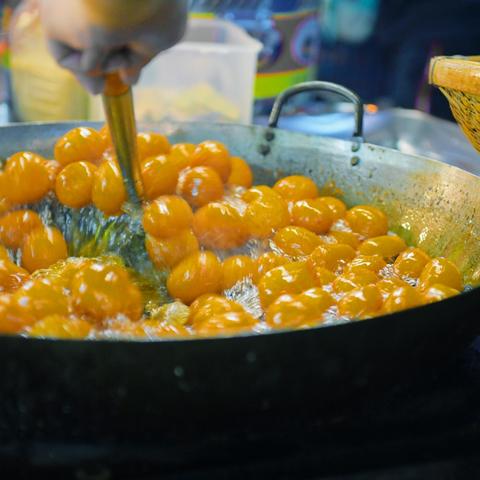 成都市附近的郊区美食街在哪里