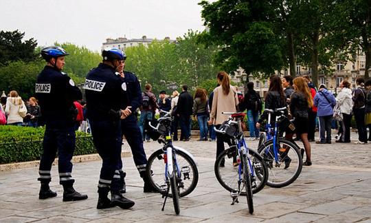 国内被打掉的街头骗术，却在欧洲被玩得飞起，还专门对中国人下手