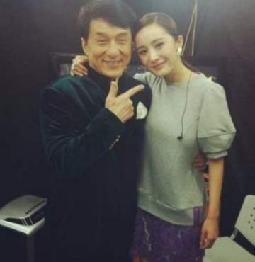 黄梦莹打成龙杨幂表情