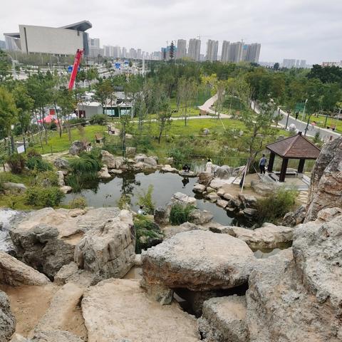 郑州西四环离市区多远，可以坐啥车，要多久？