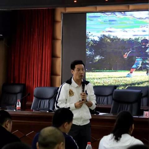 男朋友去看足球比赛的长尾关键词有哪些