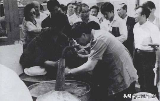 还记得80年代“水变油”骗局吗？很多官员、教授和名流都上当受骗