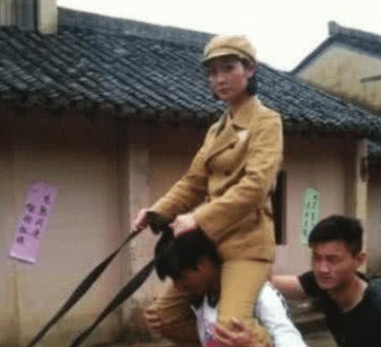 一部戏三十位替身，台词念123拿天价片酬，娱乐圈的钱这么好赚？