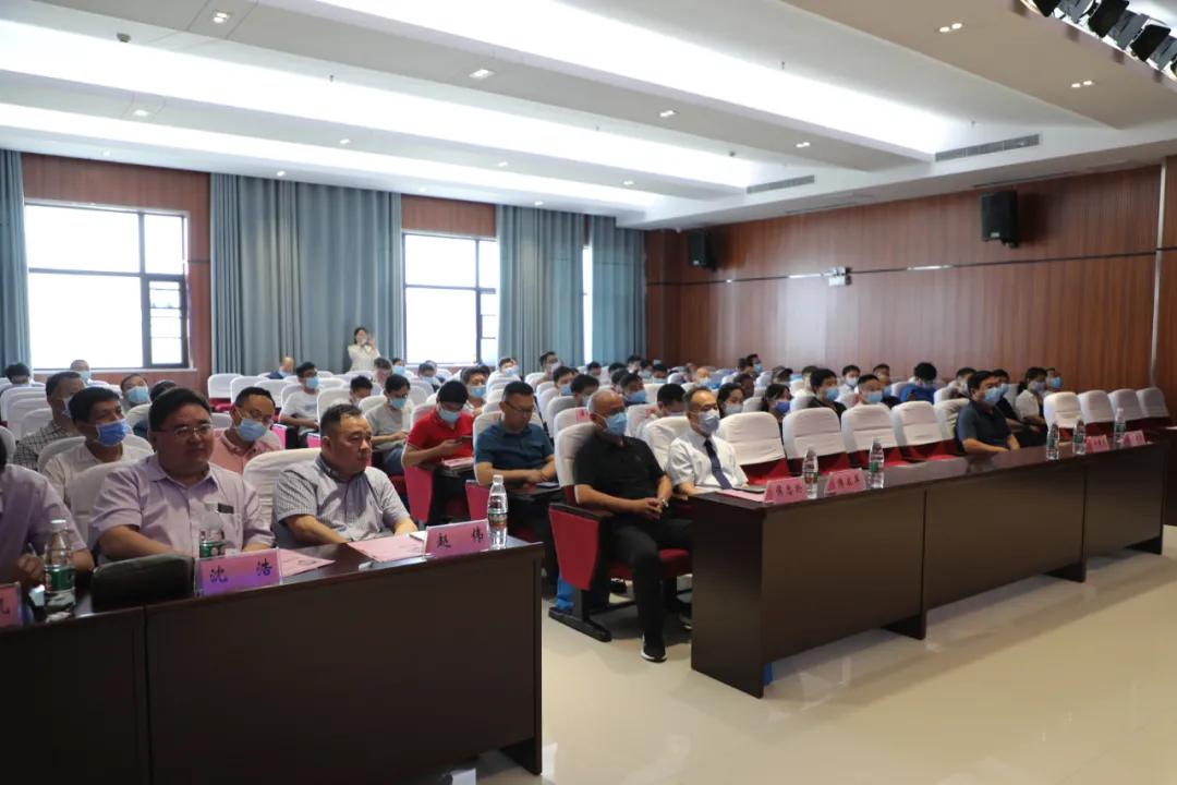 显微外科杂志毕业论文范文吉大一院院长