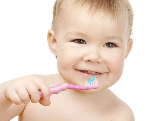 宝宝几岁开始刷牙