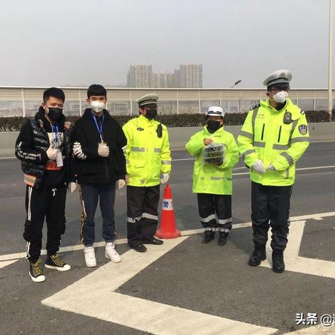 武汉封城前就已有疫情，为啥之前没大规模爆发之后却大规模爆发了？